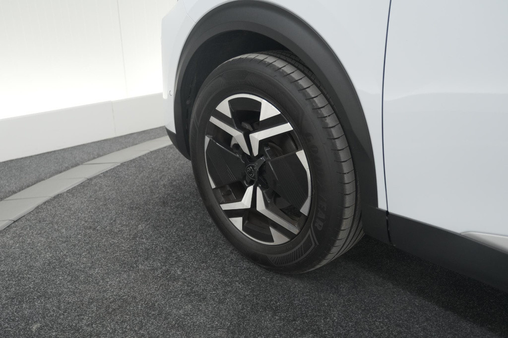 Peugeot 2008 puretech 100 allure | 360 camera | dodehoekdetectie | navigati