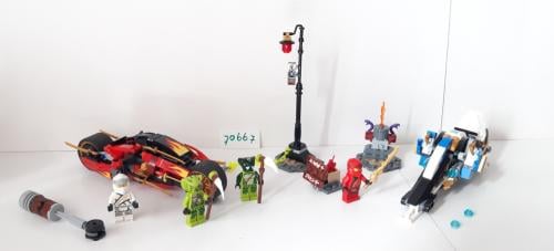 Lego Ninjago 70667:  Zwaardmotor van Kai & Sneeuwscooter van Zane