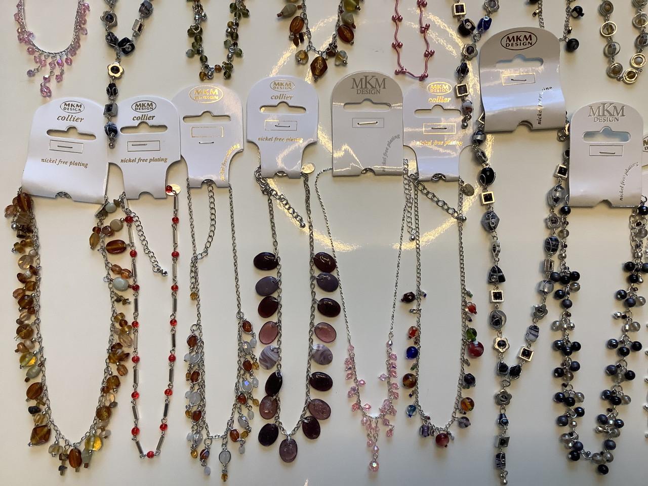 Partij mooie MKM Design kettingen. (Partij 46)