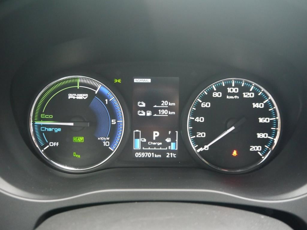 Mitsubishi Outlander 2.4 phev instyle|trekhaak|rijklaar