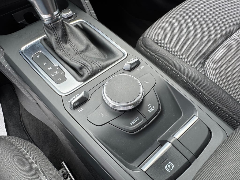 Audi Q2 1.4 tfsi cod * carplay * sfeerverlichting * stoelverwarming