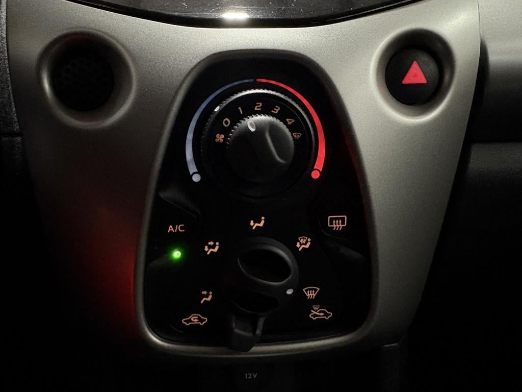 Toyota Aygo 1.0 vvt-i x-play