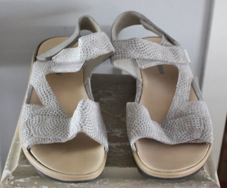 Sandalen zilver grijs met struktuur maaat 42