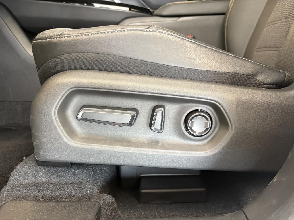 Toyota Urban Cruiser executive 61 kwh | panodak | jbl |
