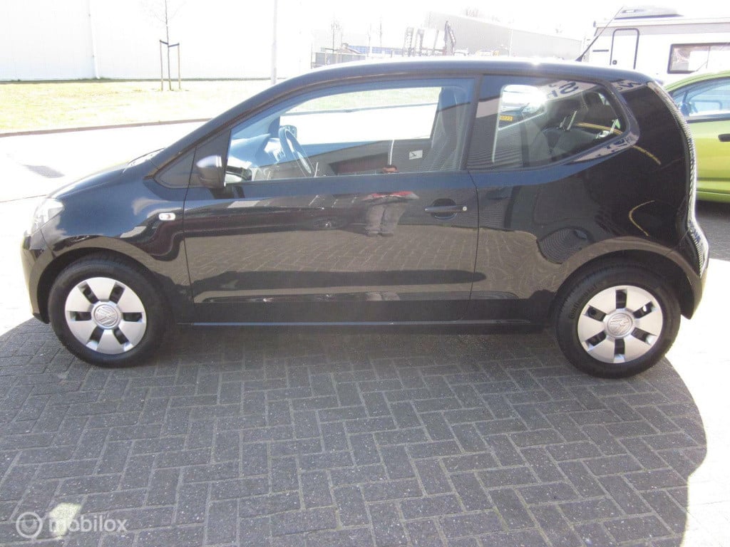 Volkswagen UP! 1.0 move up! airco/stuurbekr/nieuwe apk/nap/goedkoop rijden!