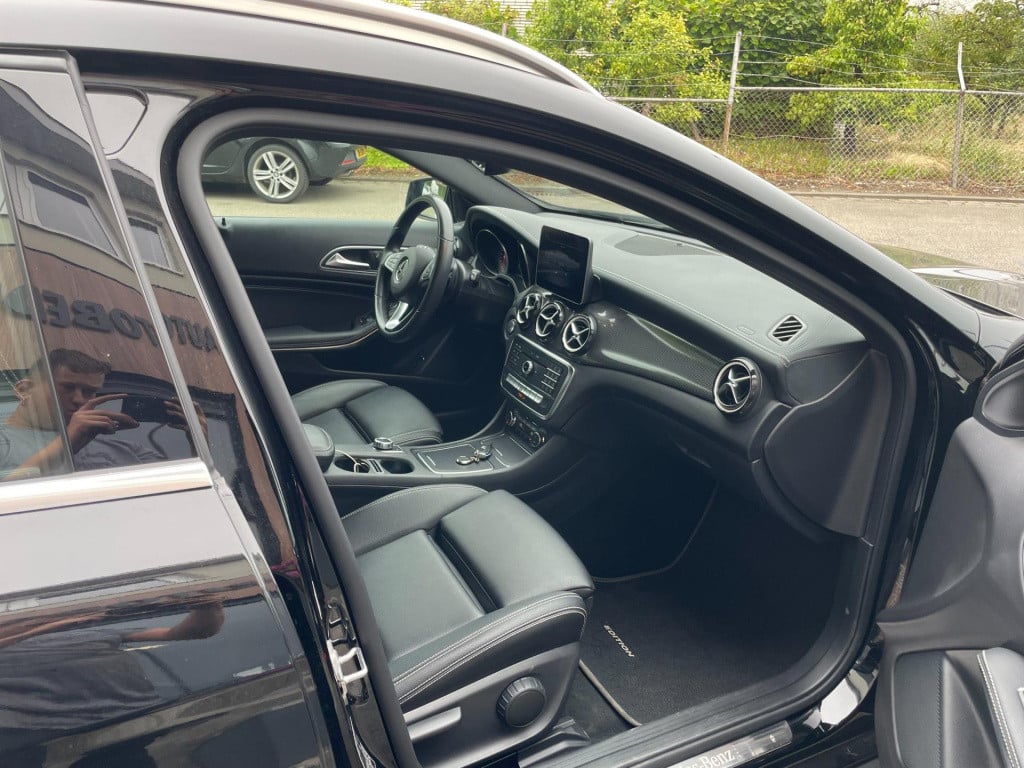 Mercedes-Benz Gla-klasse 200 premium plus