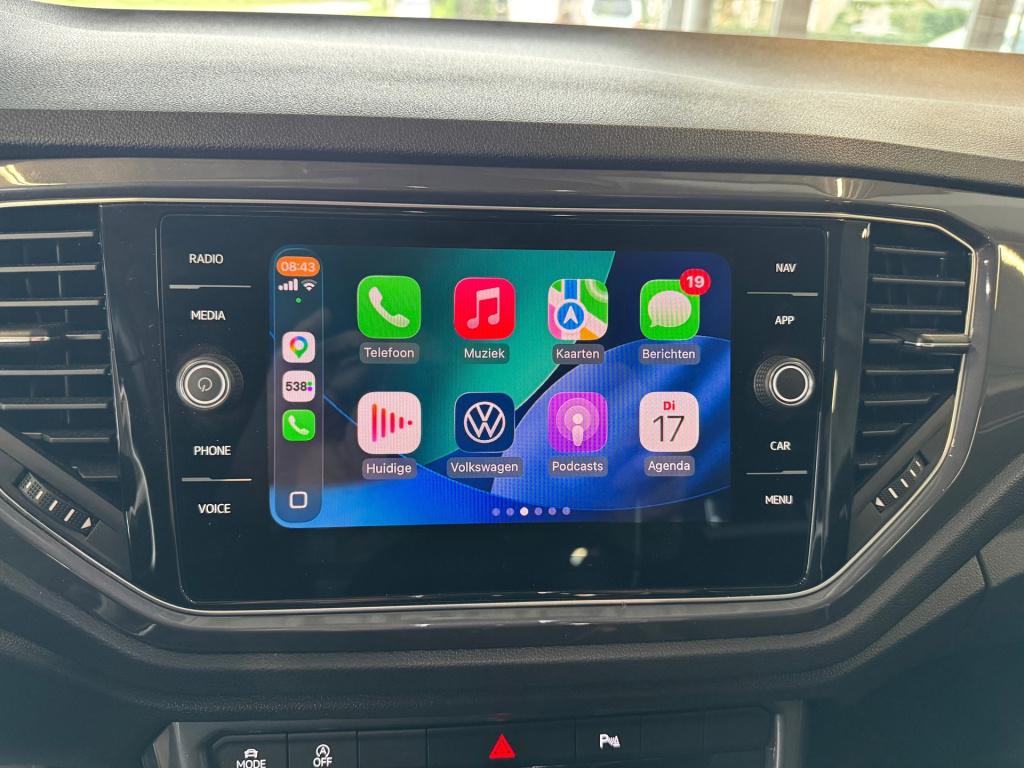 Volkswagen T-roc 1.5 tsi sport automaat ,trekhaak , apple-carplay ,