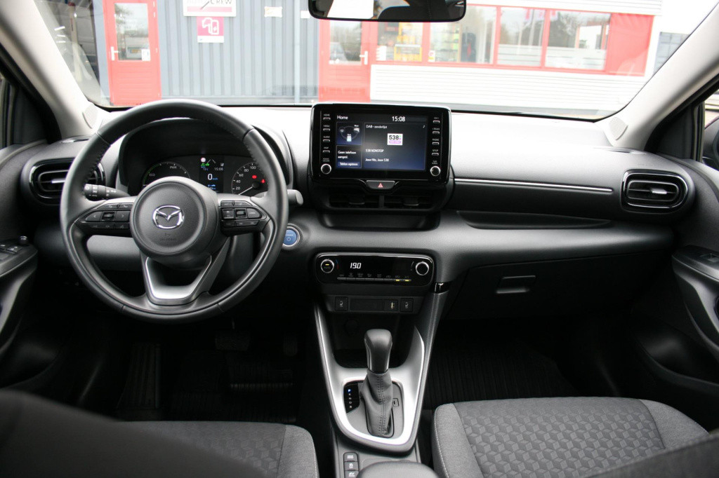 Mazda 2 Hybrid 1.5 centre-line