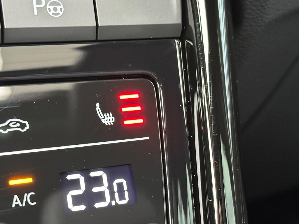 Volkswagen T-roc 1.5 tsi r-line | black style | panoramadak | 19 inch | cam