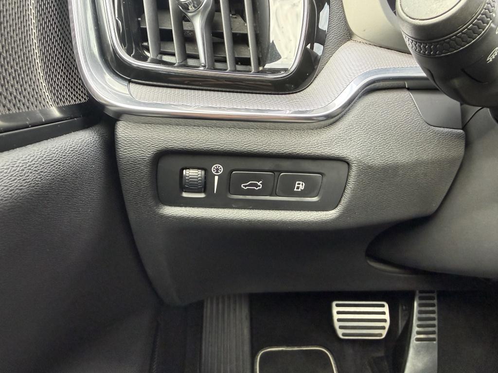 Volvo V60 t6 340pk recharge r-design| adap.cruise| camera| h&k sound| keyl