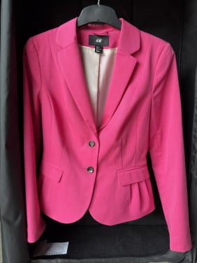 Diverse blazers/jasjes, €15 per stuk,