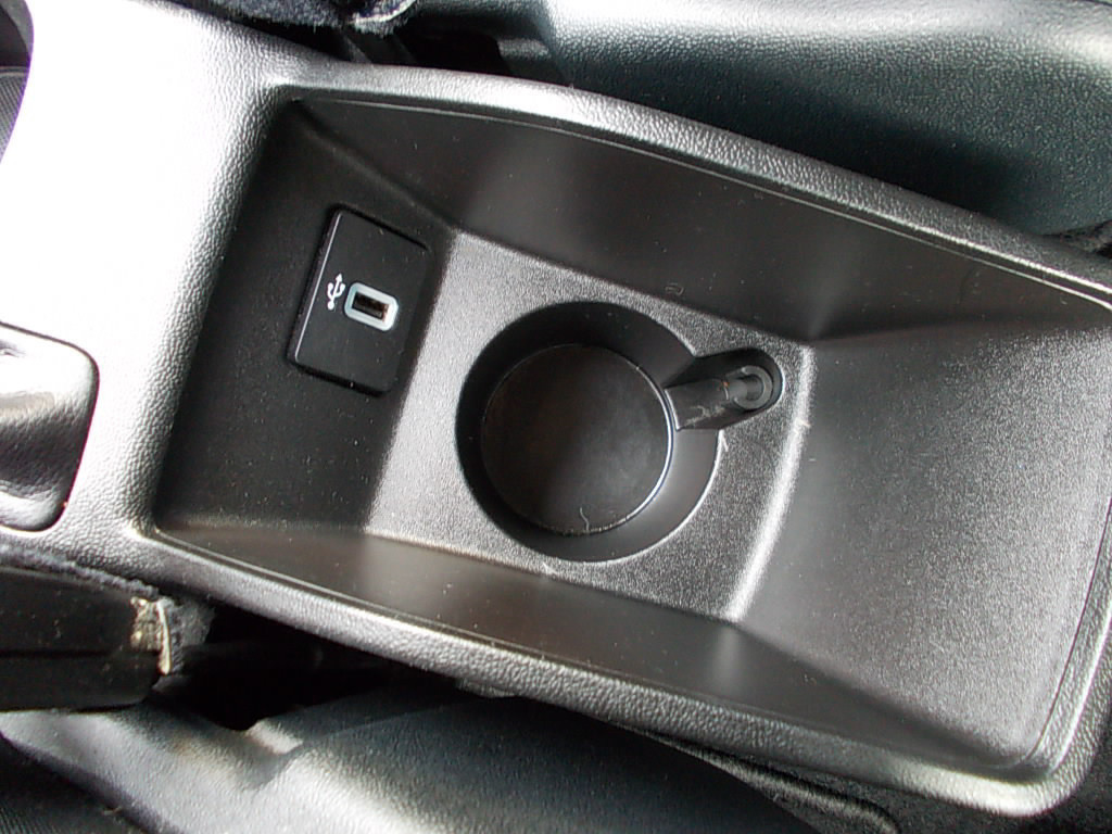 Ford Fiesta 1.1 ti-vct airco, navigatie, cruise-contr.