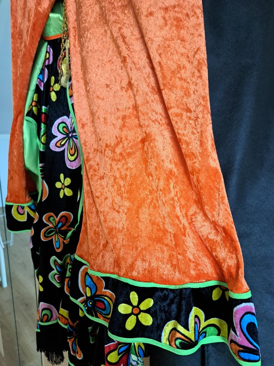 Leuk fleurig carnavalspak