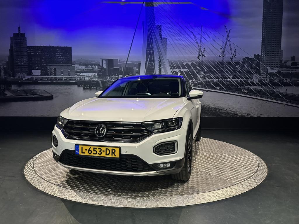 Volkswagen T-roc 1.5 tsi sport *camera*vitrual*winterpack*trekhaak*keyless*