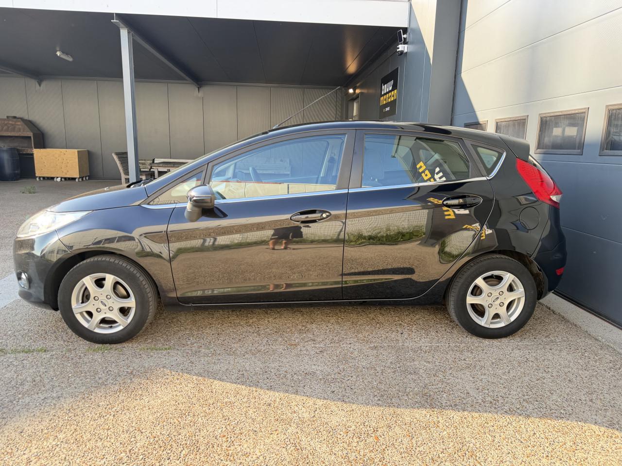 Ford Fiesta 1.25 52KW Titanium 5DRS 2011 Zwart Airco Apk Cruise