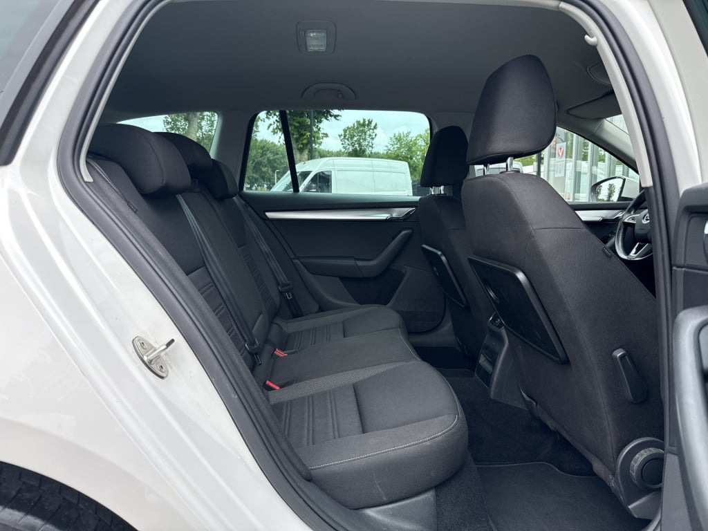Skoda Octavia combi 1.0 tsi ambition business | nl-auto | navi | carplay | 
