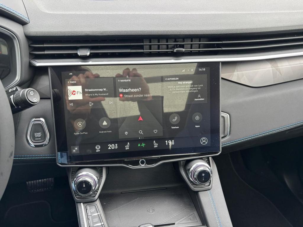 Lynk & Co 01 261pk phev, stuurverwarming, pano dak, carplay