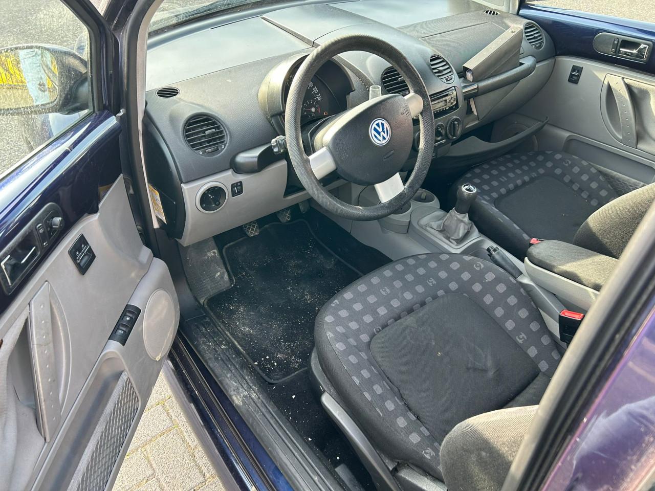 Volkswagen New Beetle 1.6 Loopt beetje onregelmatig rijd voor de rest nrml