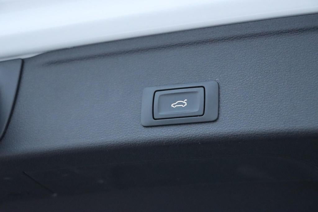 Audi A4 avant 40 tfsi s edition competition 204pk s tronic