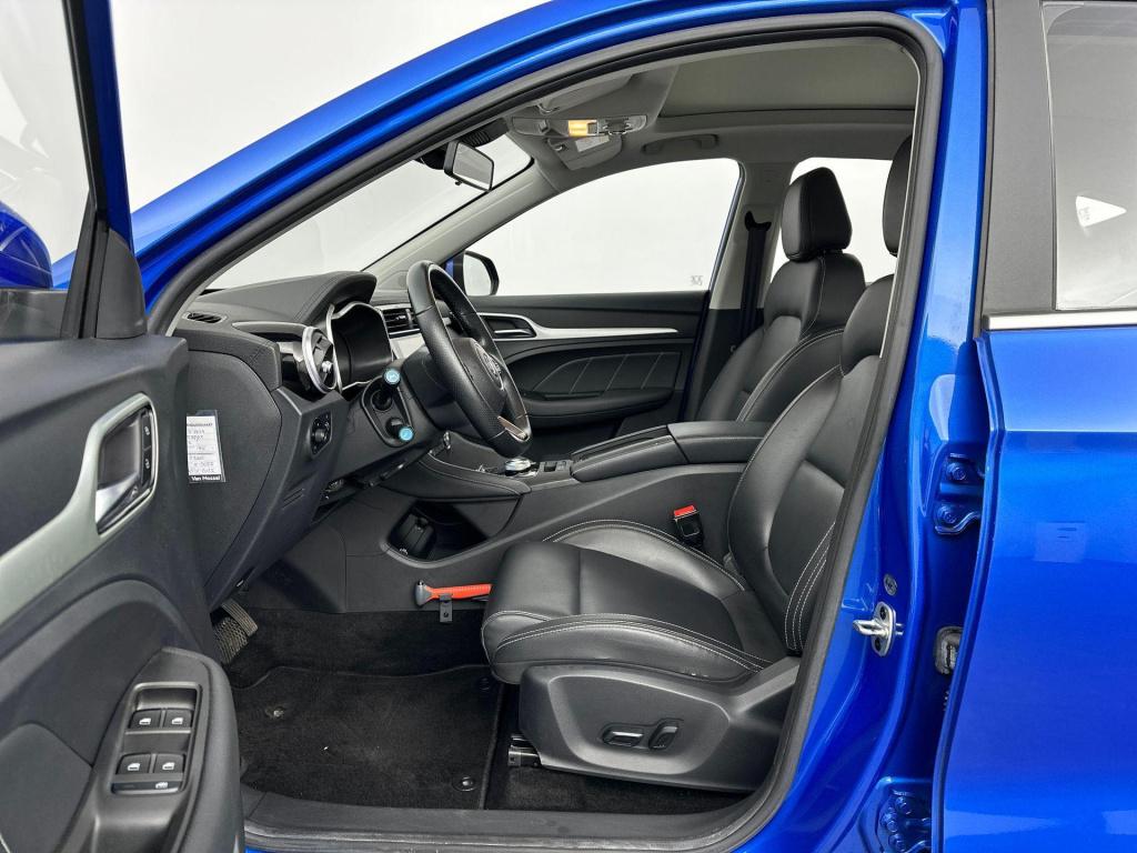 MG Zs Ev mg luxury 45 kwh mg zs ev luxury 45 kwh | panoramadak | navigatie 