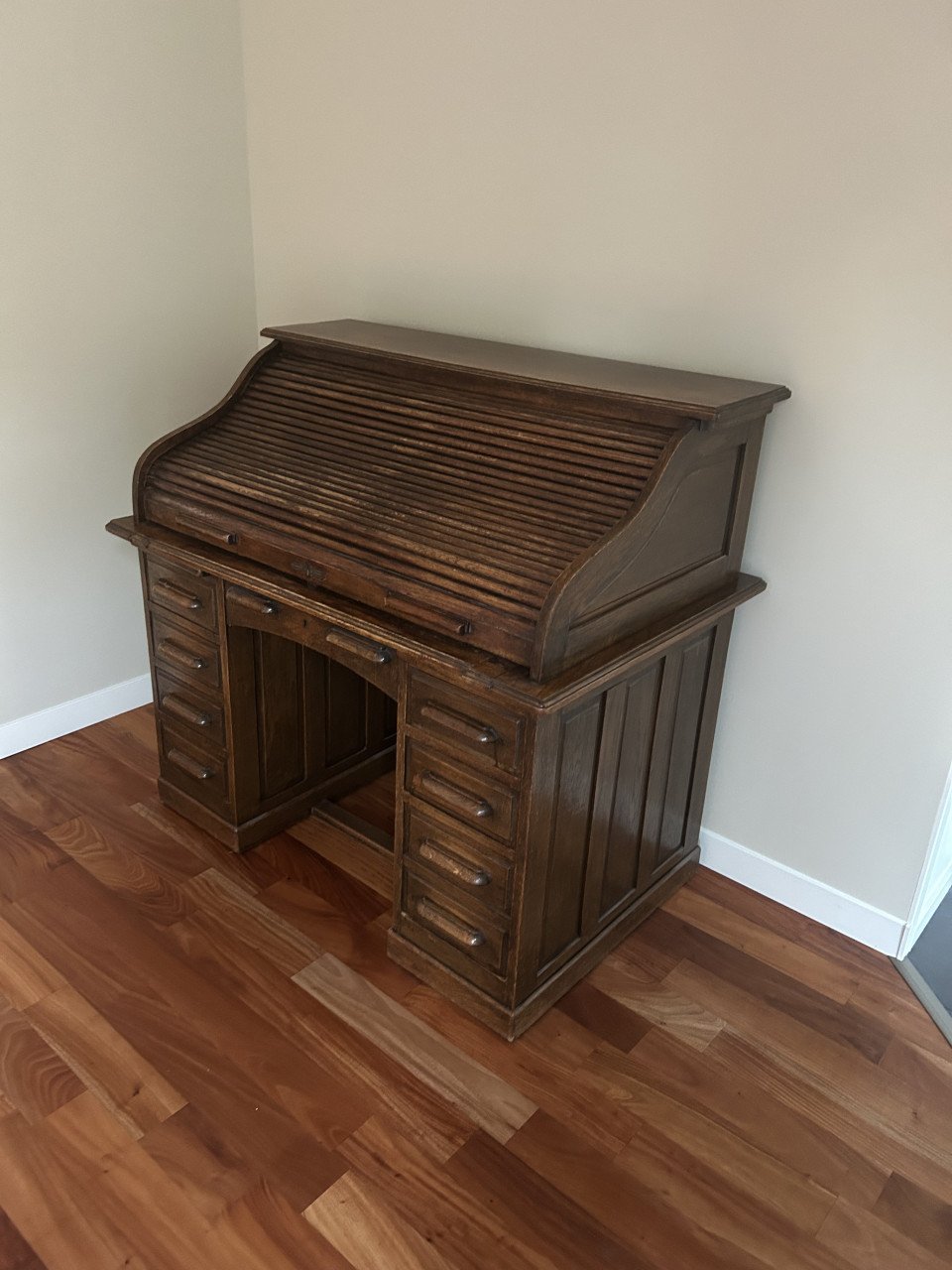 Gratis af te halen mooi antiek bureau