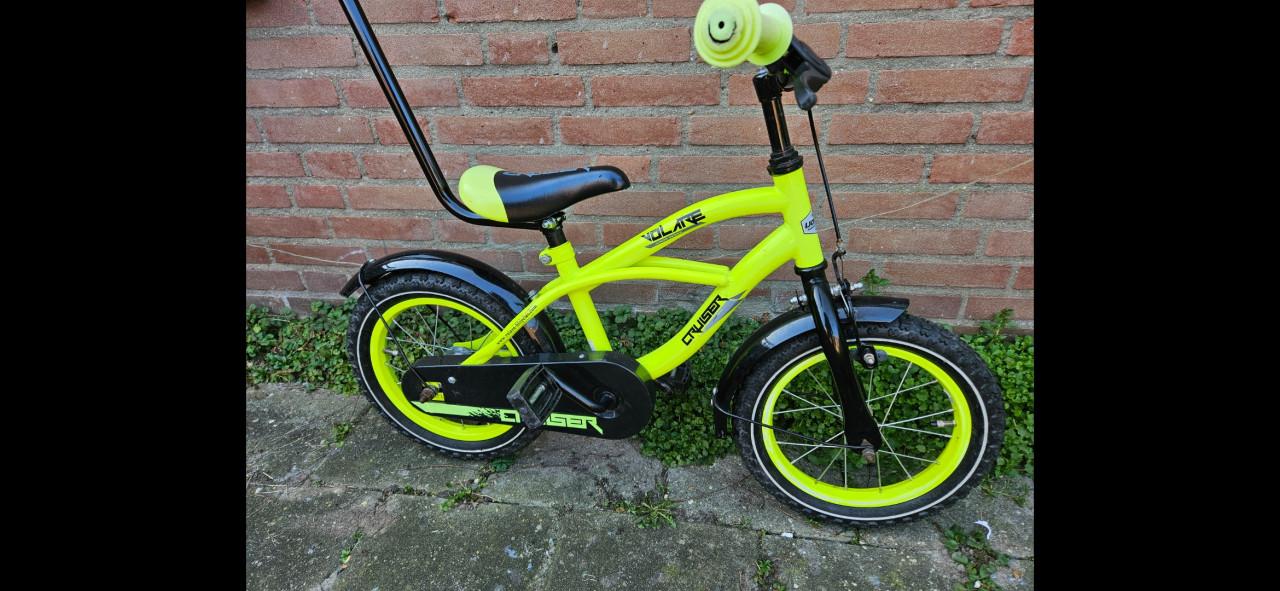 Leuke kinderfiets met 14 inch banden incl duwstang