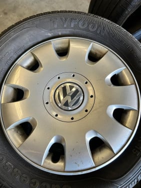 15 INCH VOLKSWAGEN WIELDOPPEN
