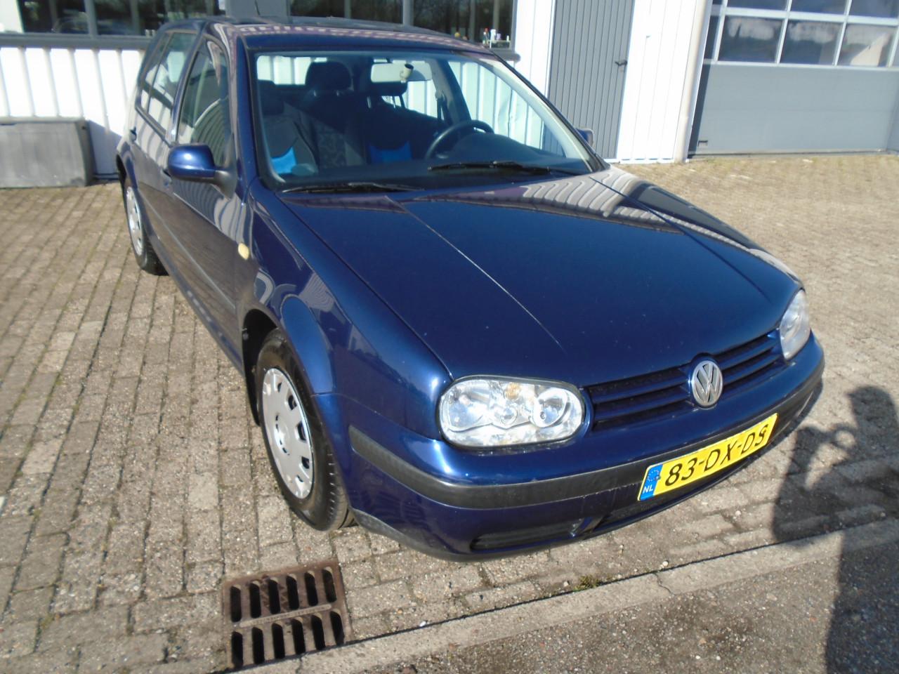 VW Golf 1.6