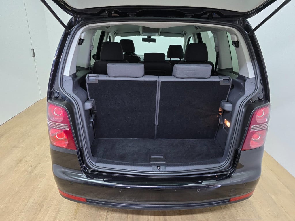 Volkswagen Touran occasion 1.4 tsi highline automaat en 7 zits(!) | tweedeh