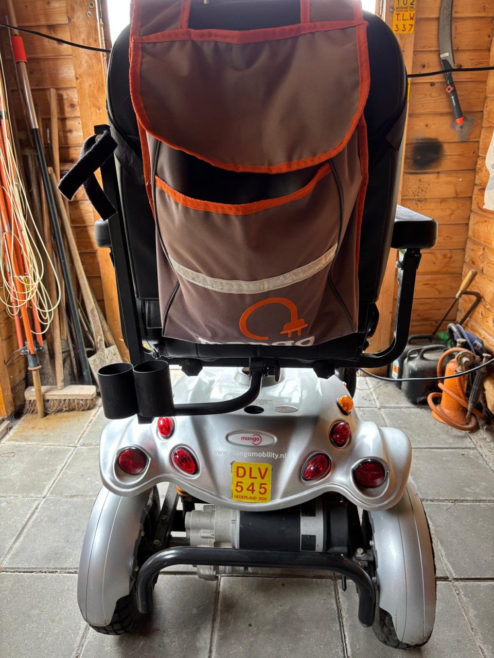 Mooie mango scootmobiel met groot bereik!