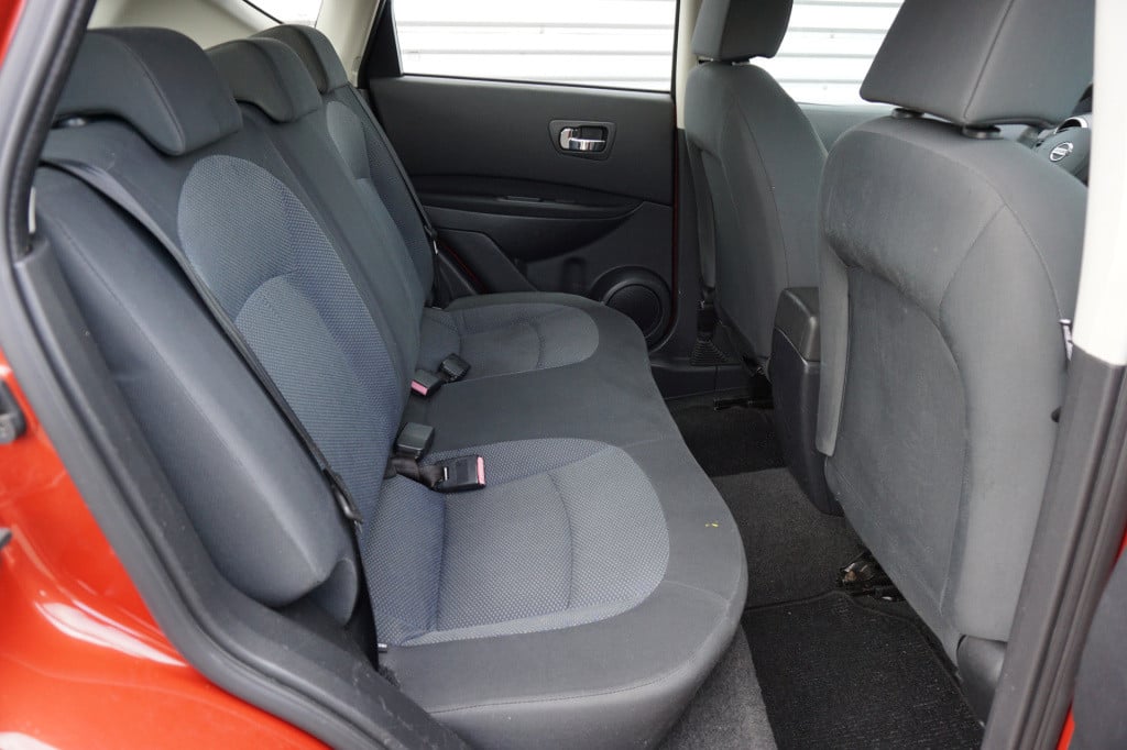 Nissan Qashqai 1.6 visia airco / elektr. ramen / trekhaak