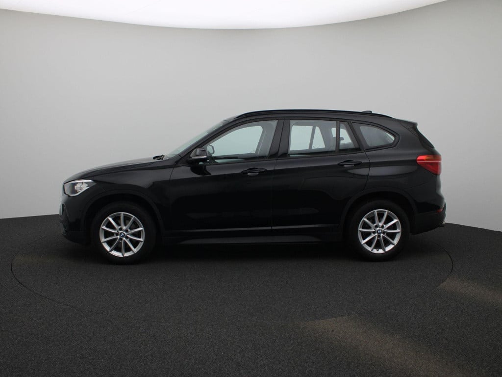 BMW X1 sdrive18i executive | automaat | navigatie | verwarmde stoelen | ele