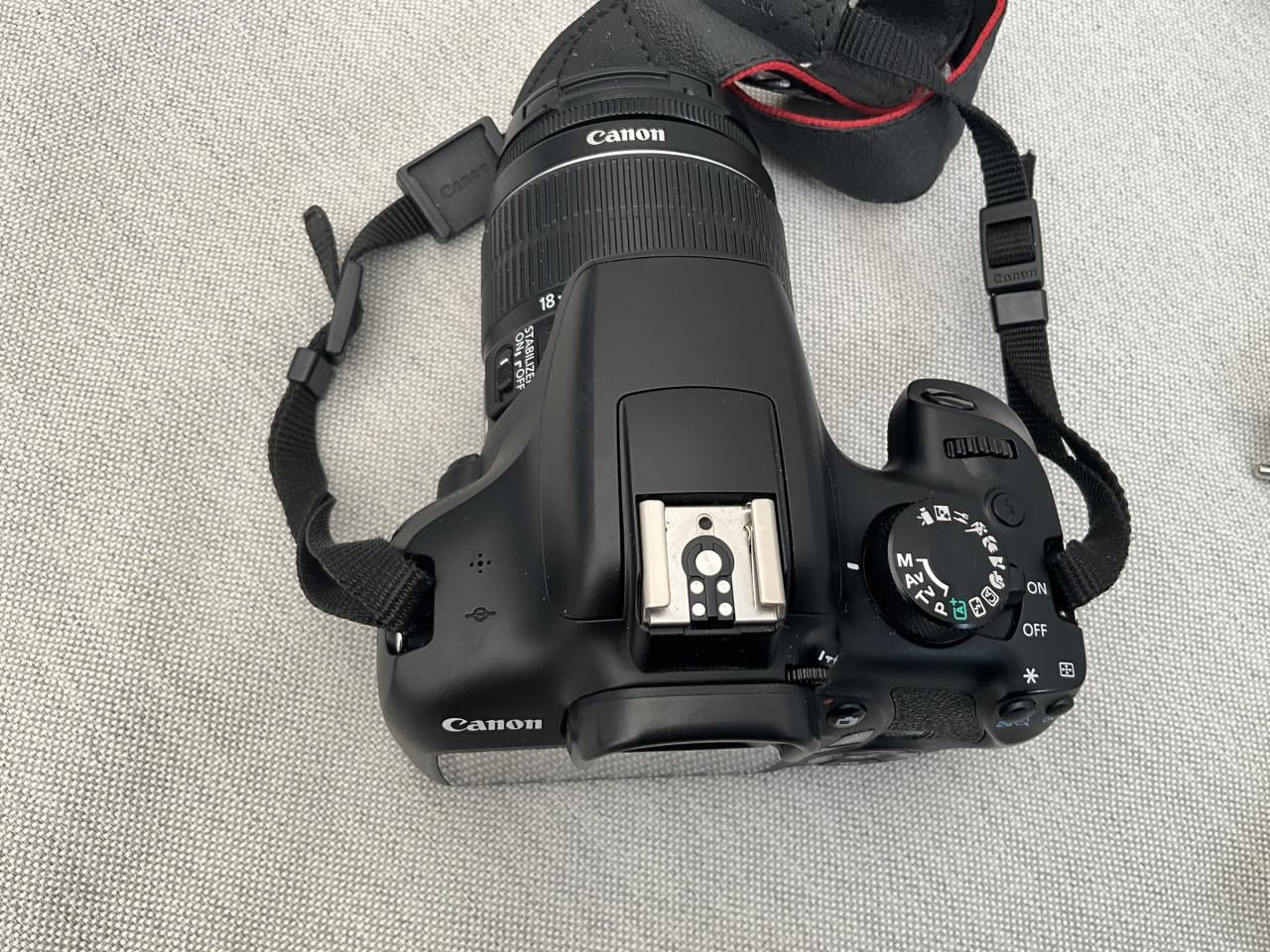 Canon 1300 D