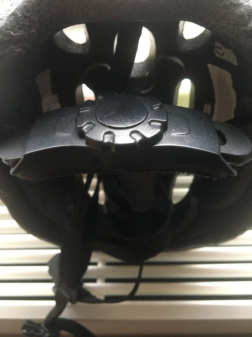 Degelijke Zijwieltjes en AGU Fietshelm Kind