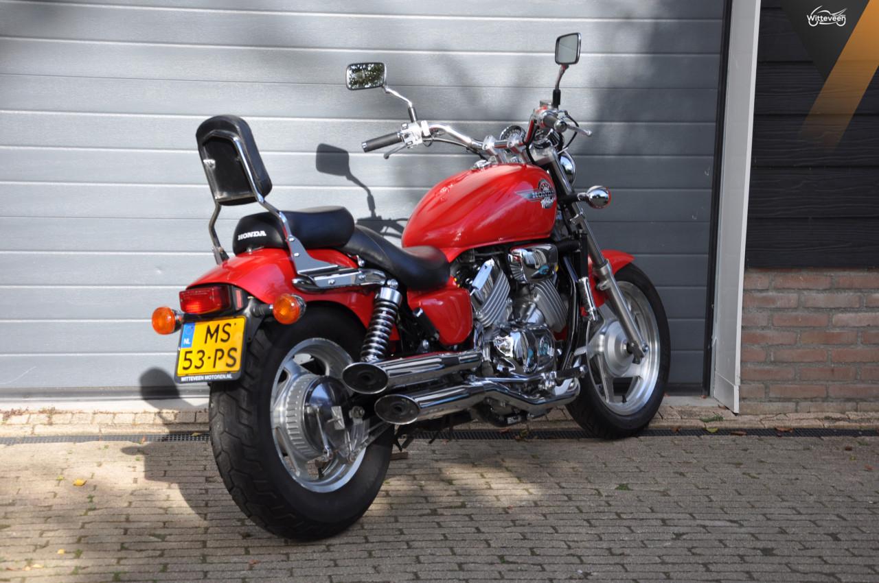 Honda Magna 750