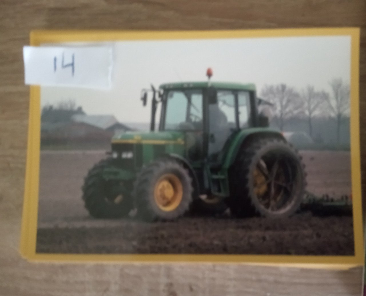285 ansichtkaarten en dubbele met envelop. Tractor