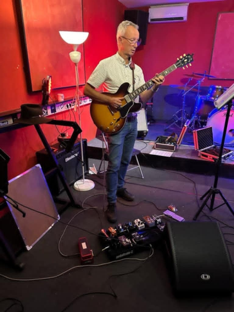 We zijn nog op zoek naar try out voor onze band jaren 70 muziek