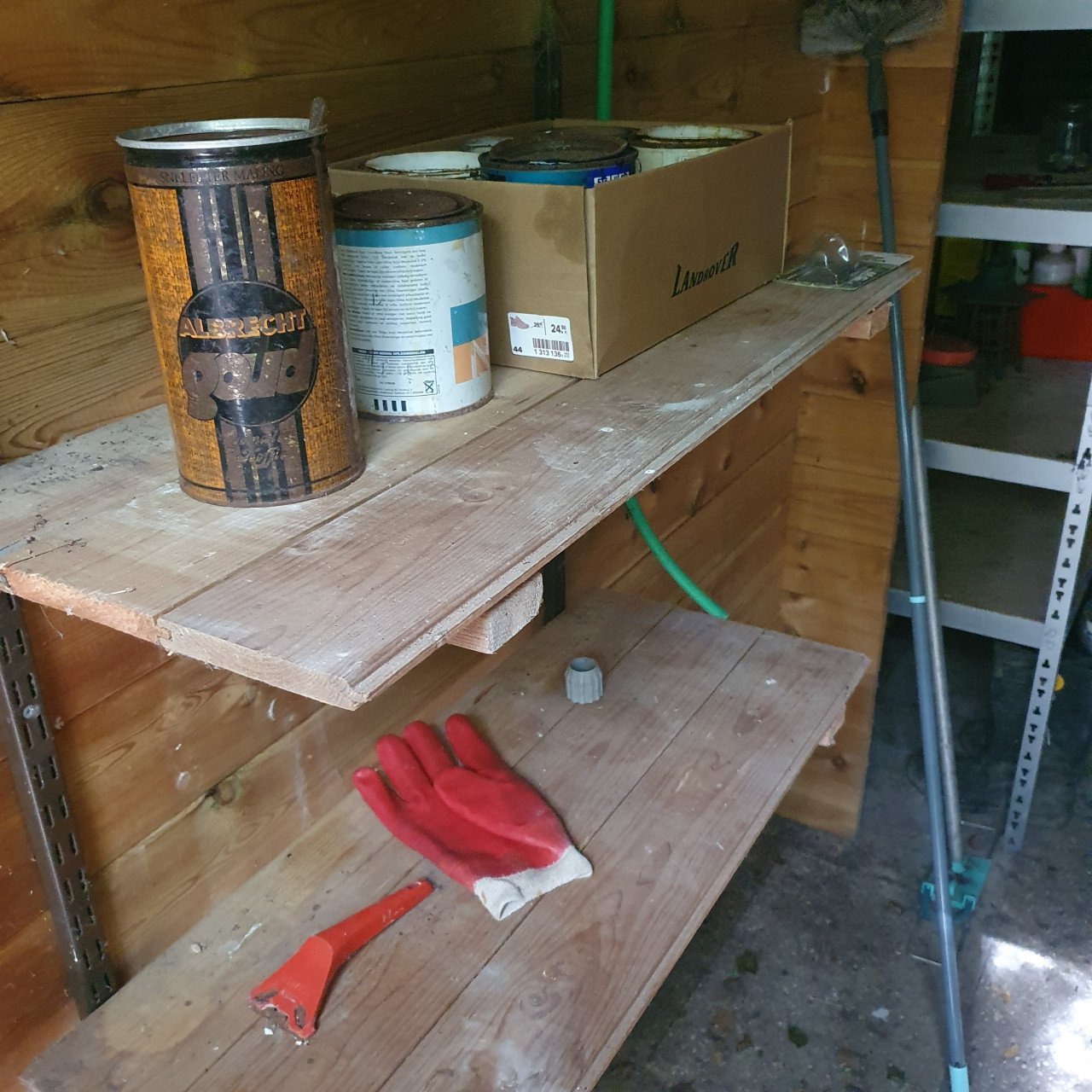 Stellingkasten 4x + rest inhoud schuur ophalen