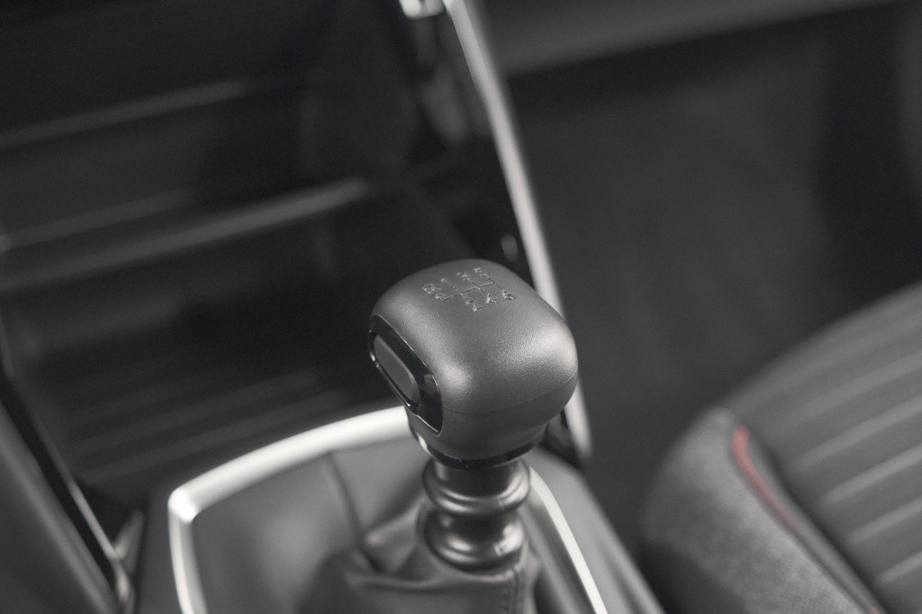 Peugeot 2008 puretech 130 active | camera | apple carplay | parkeersensoren