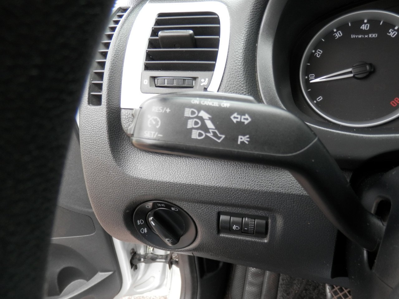 Auto Garant Biedt Aan: Skoda Fabia 1.4 16v Sprint