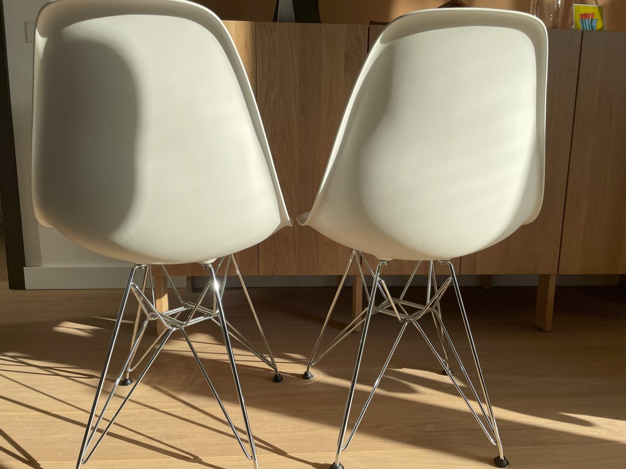 Stoel (2) vitra eames plastic side chair