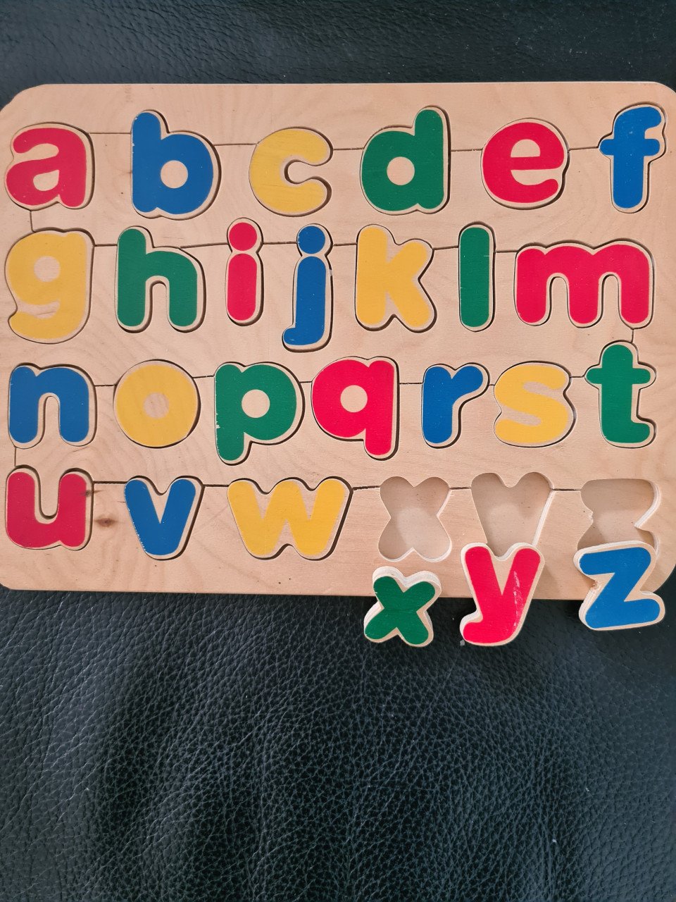 Pakketje : 2 legpuzzels,  1 houten puzzel, leesboekje Samen €3,-