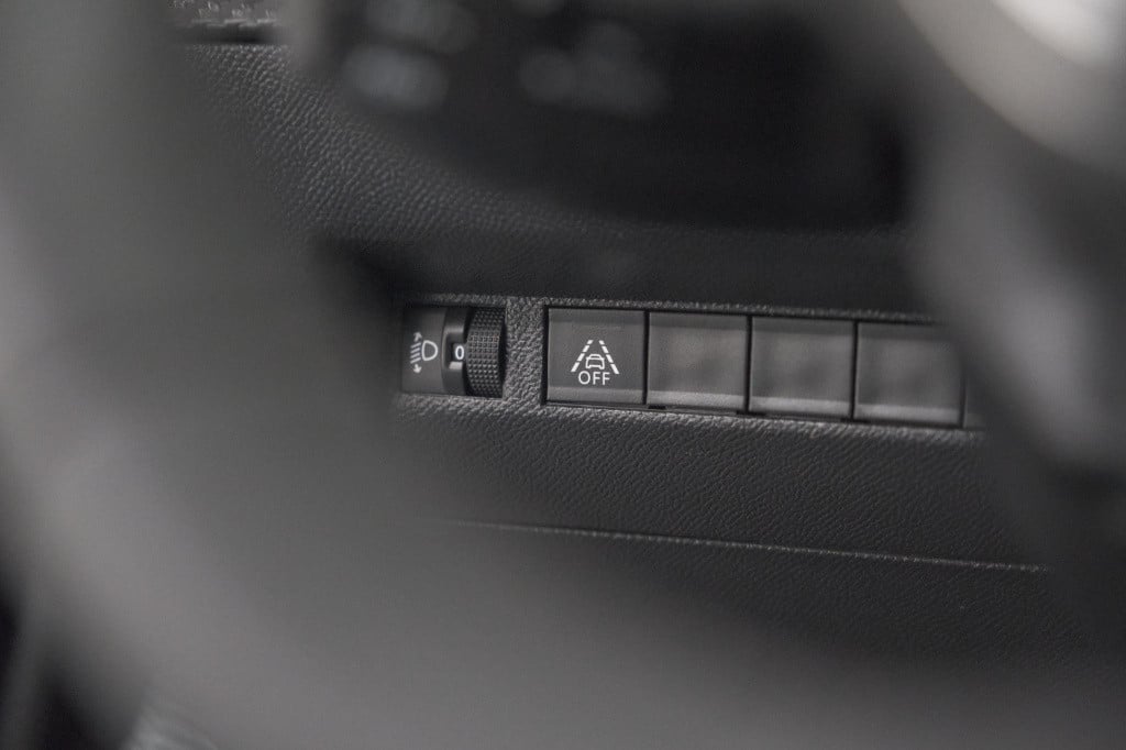 Peugeot 208 puretech 100 allure pack | camera | apple carplay | stoelverwar