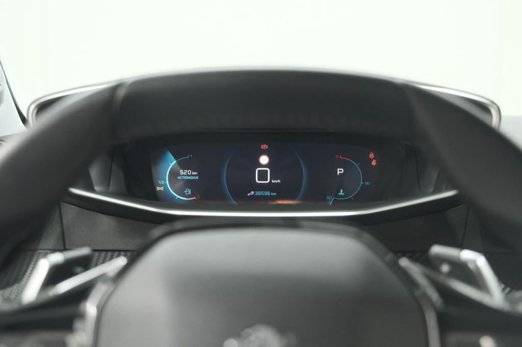 Peugeot 208 puretech 100 eat8 allure pack | camera | apple carplay | parkee