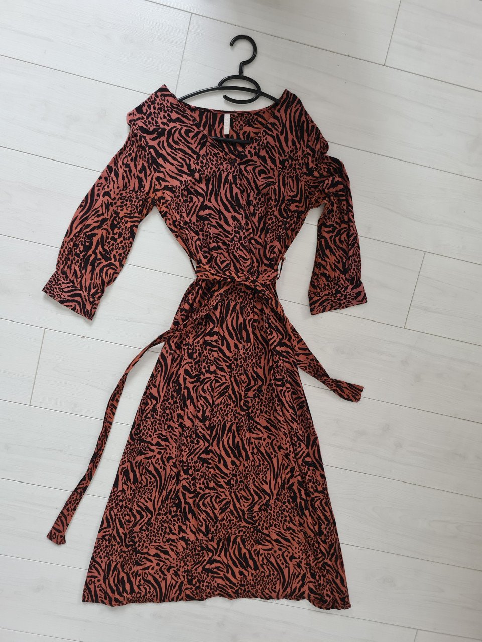 Roest bruin / zwart  maxi jurk van Pieces  Maat M