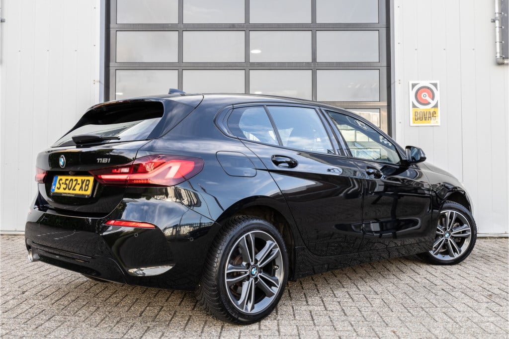 BMW 1 Serie 118i sport line business edition ✅1jaarbovag✅cam✅nav✅apple✅cc