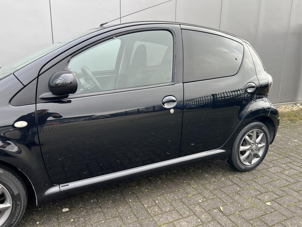 Toyota Aygo 1.0-12v dyn. nav.