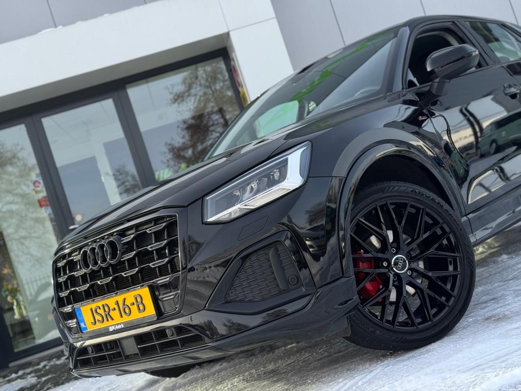 Audi Q2 1.5 tfsi *s edition . virtual * camera * black pack