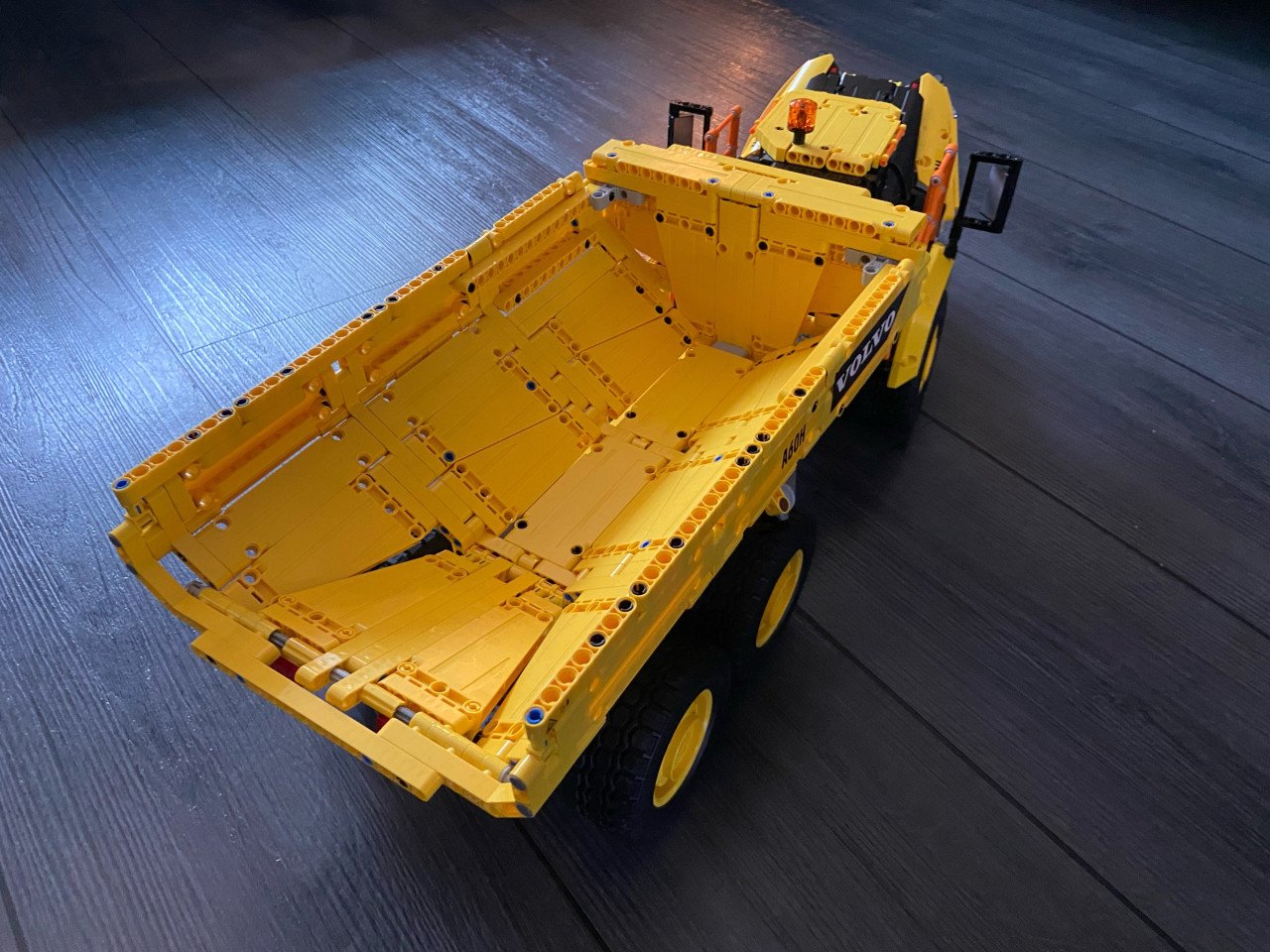 Lego Technic Volvo 42114
