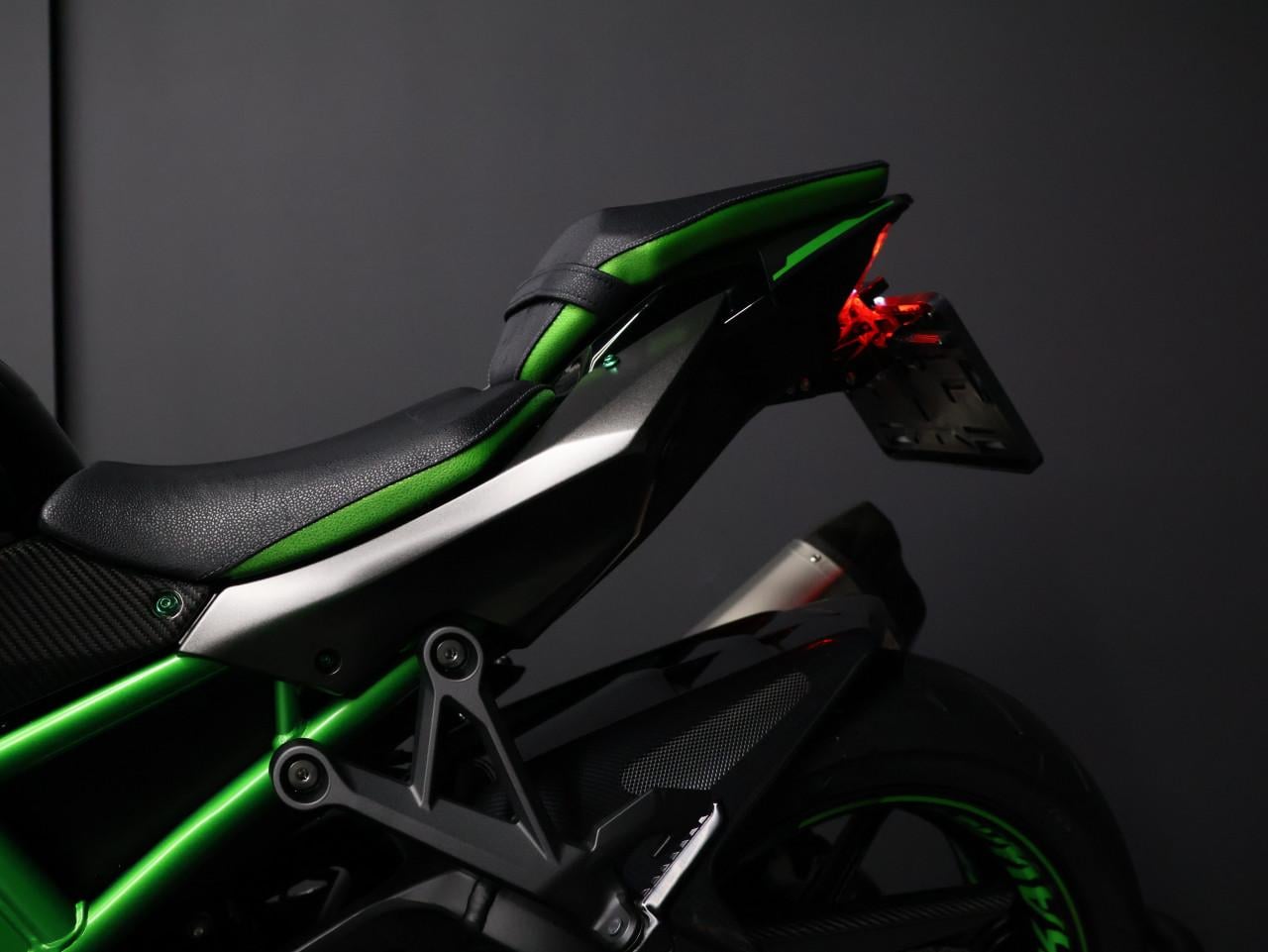 Z H2 SE PERFORMANCE | Carbon